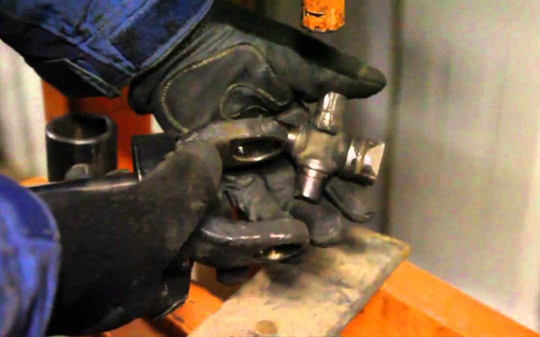 How to install a U-joint