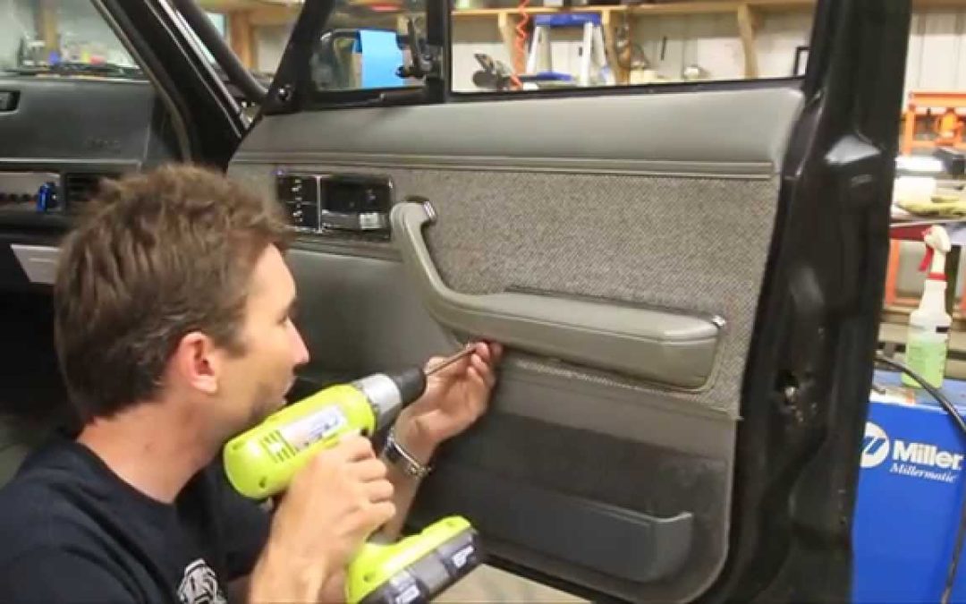 How to Remove / Replace Door Moulding – Jeep Cherokee